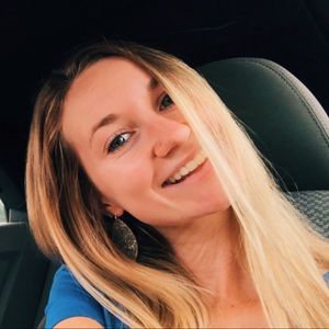 Meet your Posher, Alexis